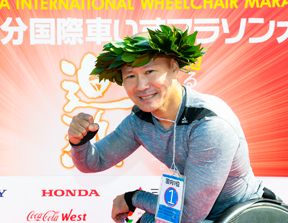 マラソン男子T34/53/54優勝の山本 浩之 選手